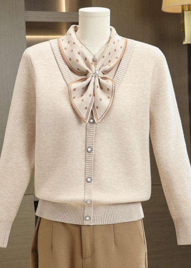 Classic Vintage Pullover with a Flattering Fit