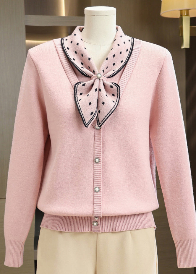 Classic Vintage Pullover with a Flattering Fit