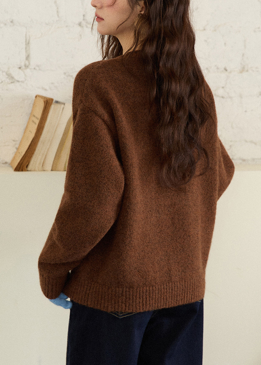 Well Tailored Sweater with a Graceful Silhouette