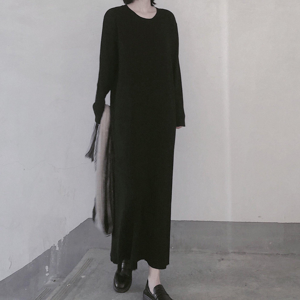 Well Tailored Sweater with a Graceful Silhouette