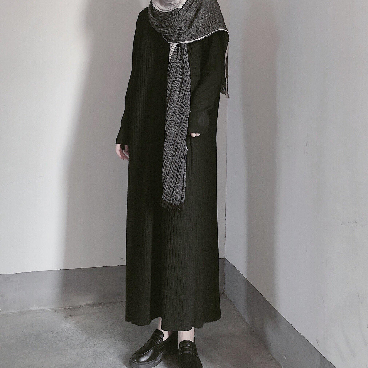 Well Tailored Sweater with a Graceful Silhouette