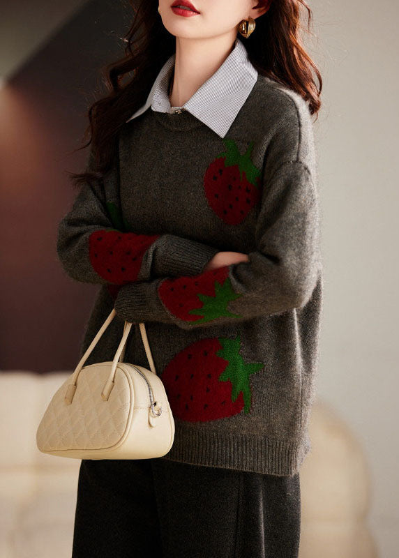 Well Tailored Sweater with a Graceful Silhouette