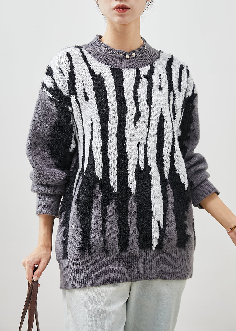 Well Tailored Pullover with a Graceful Silhouette