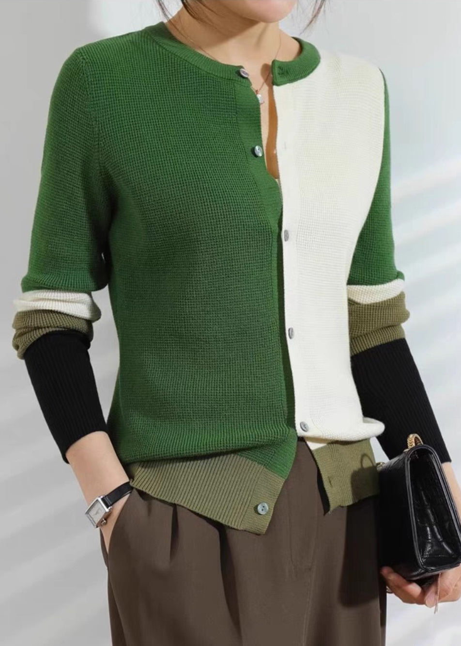 Well Tailored Cardigan with a Graceful Silhouette