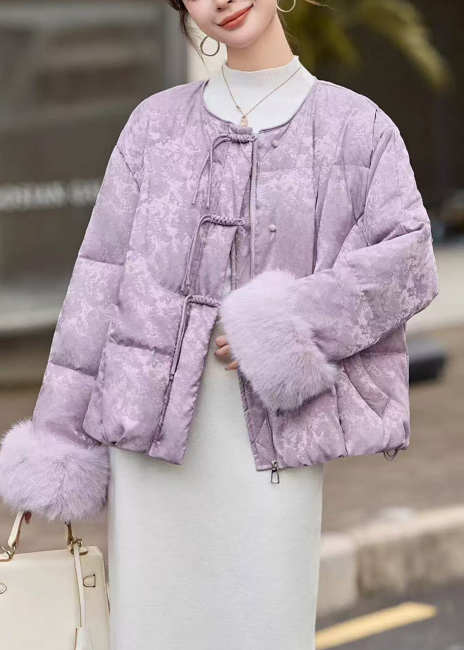 Well Tailored Coat with a Graceful Silhouette