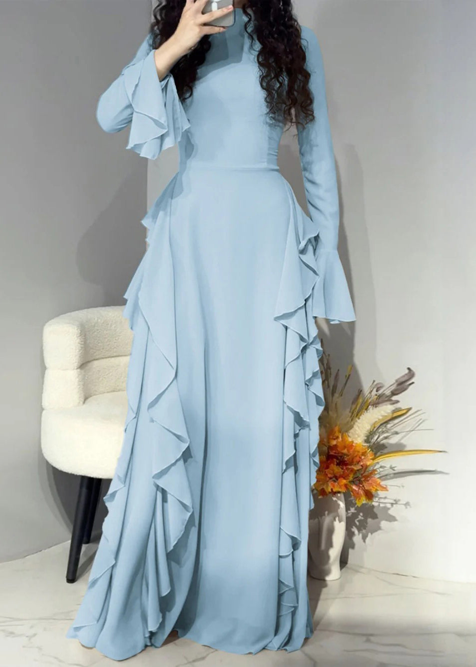 Effortlessly Elegant Dress with a Timeless Design