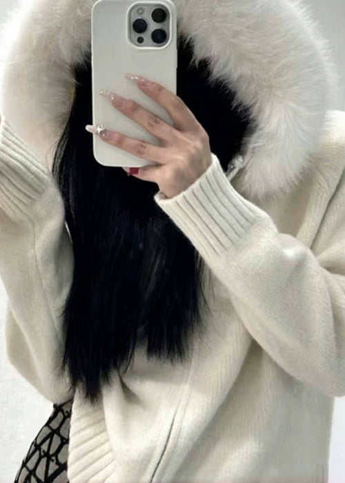Well Tailored Coat with a Graceful Silhouette