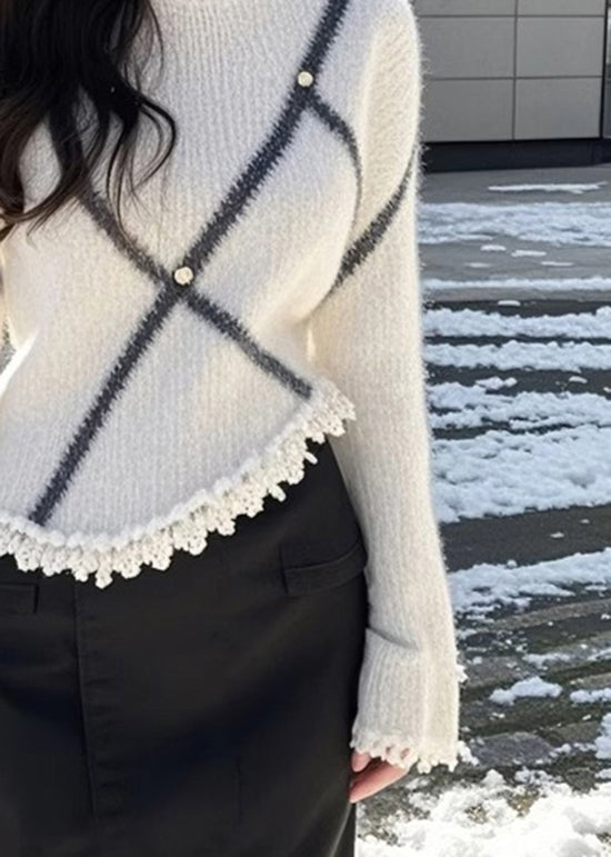 Well Tailored Sweater with a Graceful Silhouette