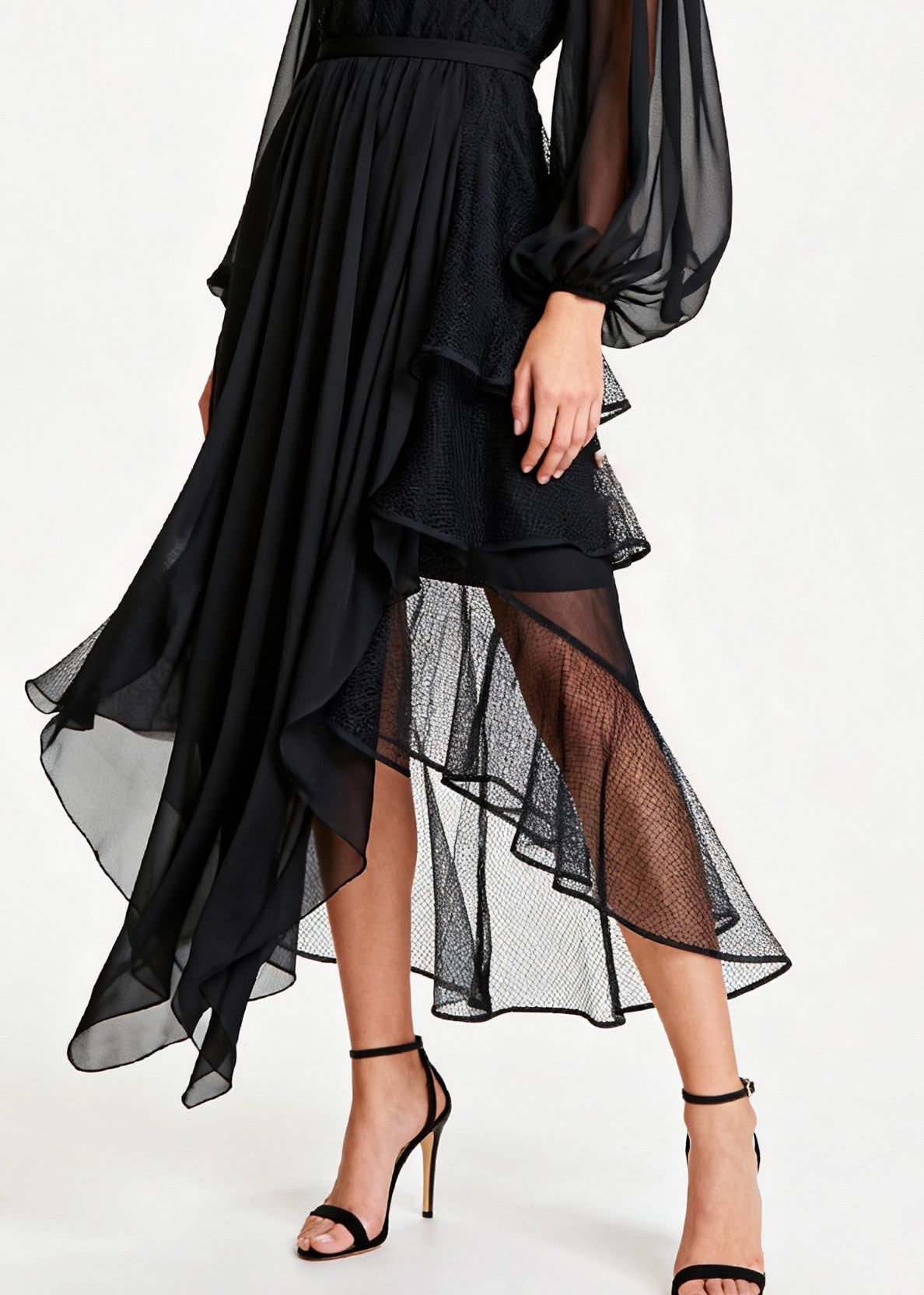 Well Tailored Dress with a Graceful Silhouette