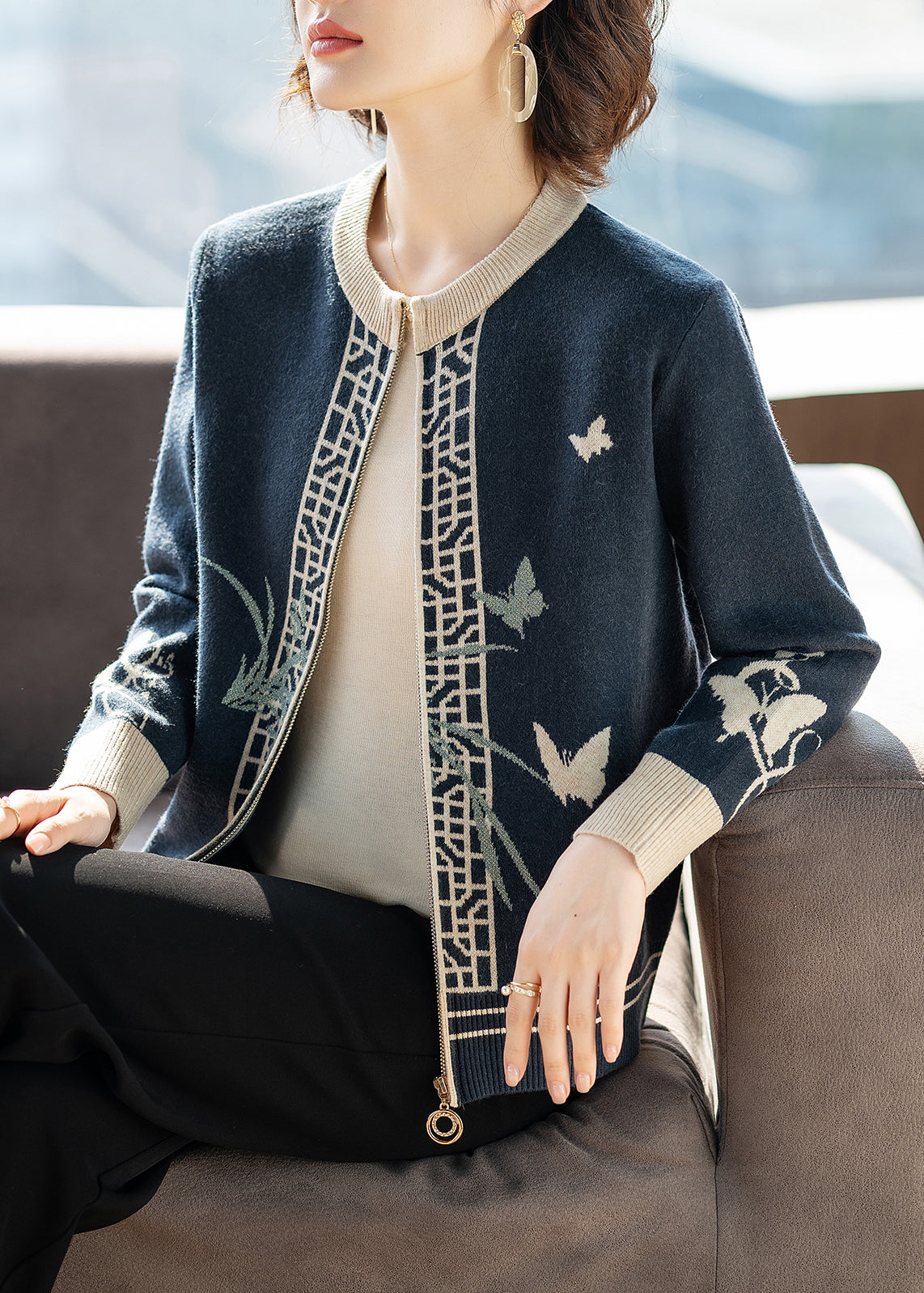 Gracefully Styled Cardigan for Any Occasion