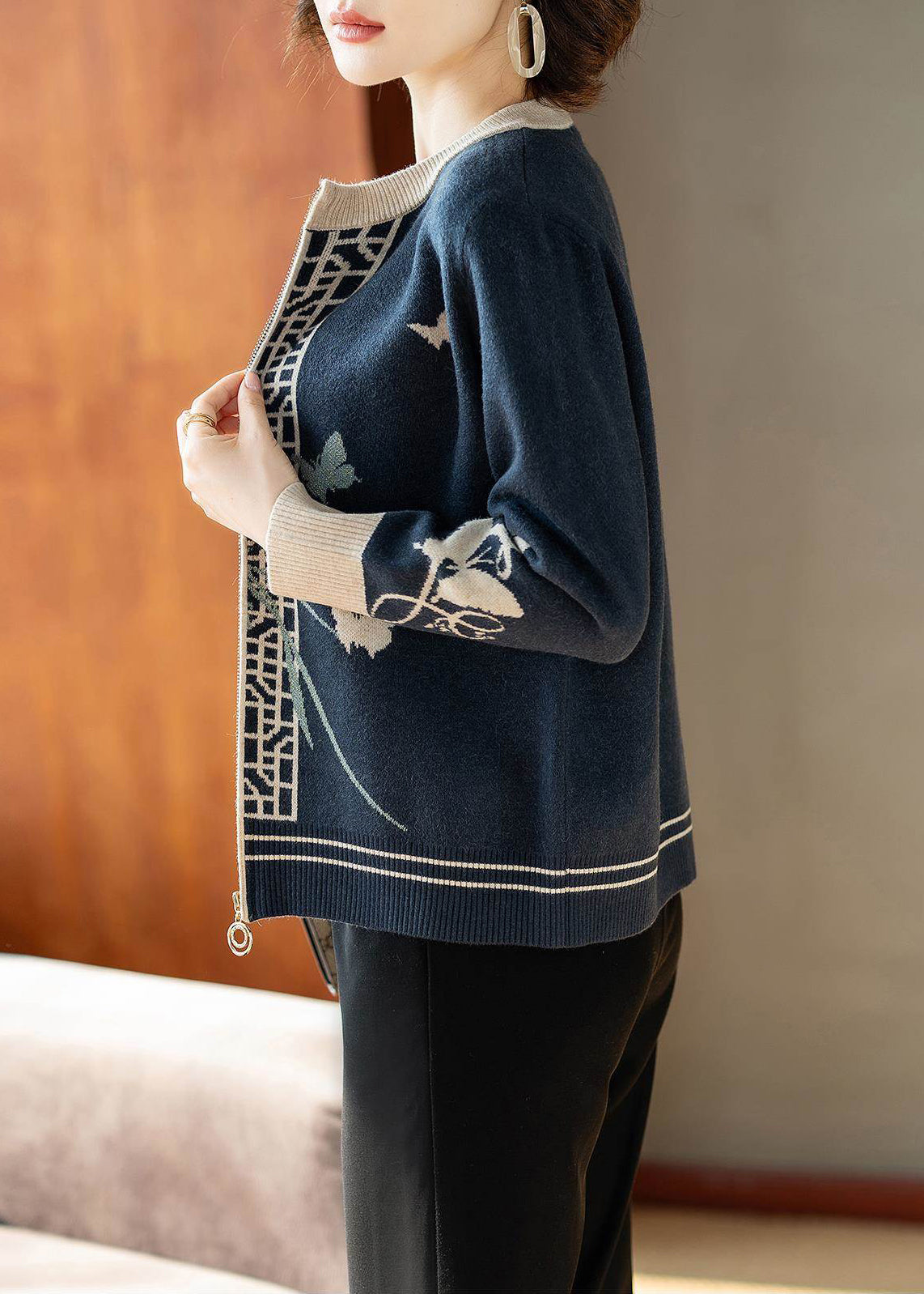 Gracefully Styled Cardigan for Any Occasion