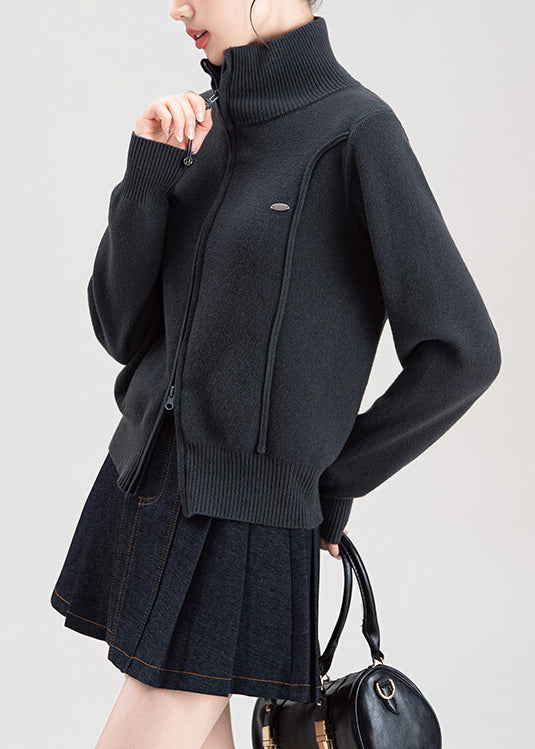 Effortlessly Elegant Sweater with a Timeless Design