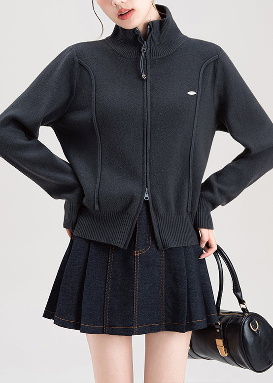 Effortlessly Elegant Sweater with a Timeless Design