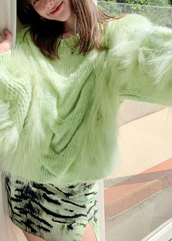 Classic Vintage Pullover with a Flattering Fit