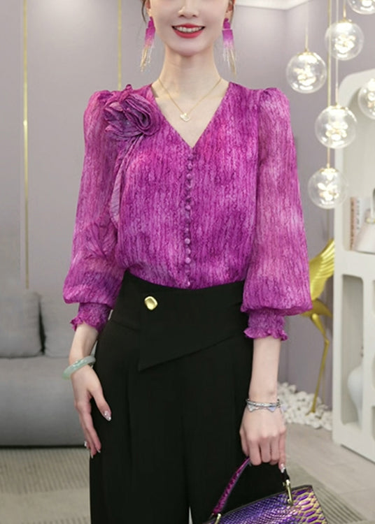Classic Vintage Blouse with a Flattering Fit