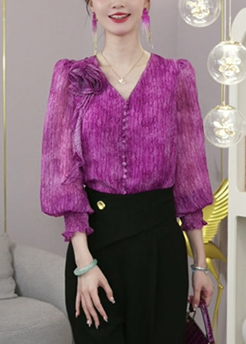 Classic Vintage Blouse with a Flattering Fit