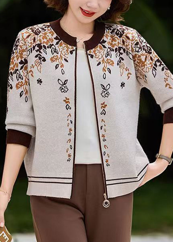 Effortlessly Elegant Cardigan with a Timeless Design