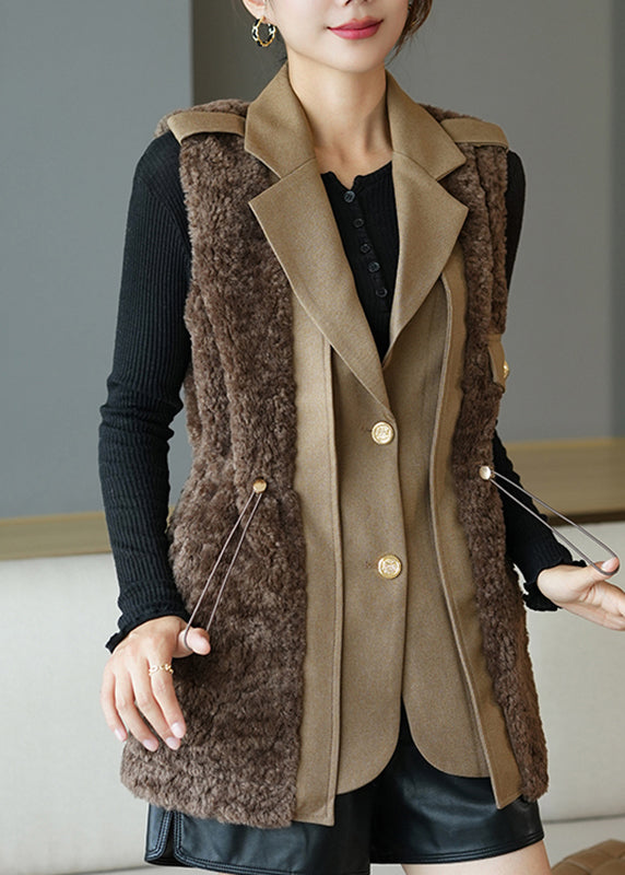 Gracefully Styled Coat for Any Occasion