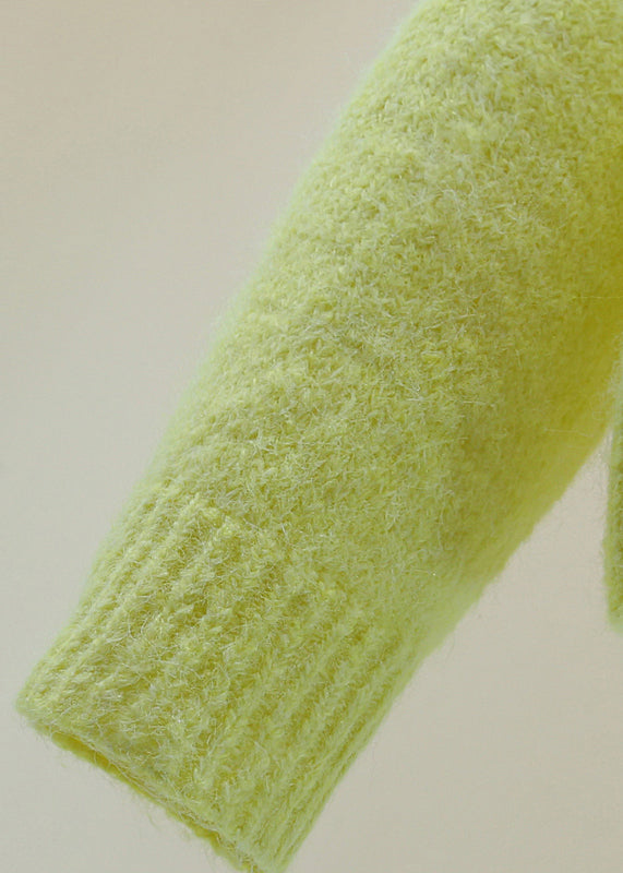 Effortlessly Elegant Sweater with a Timeless Design