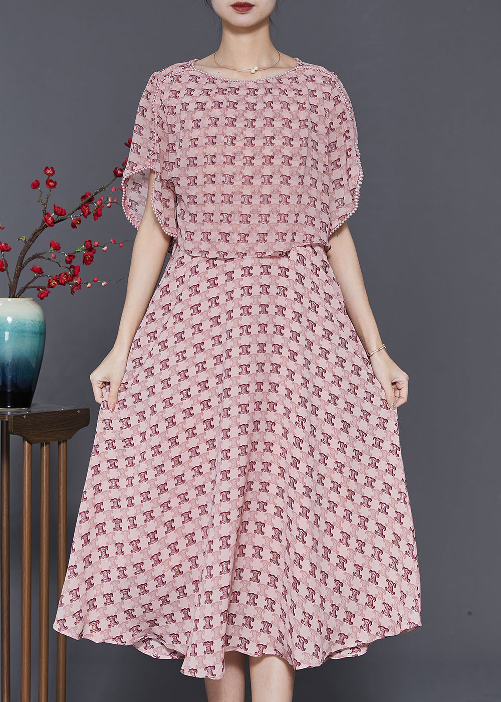 Beautifully Finished Dress in a Timeless Design