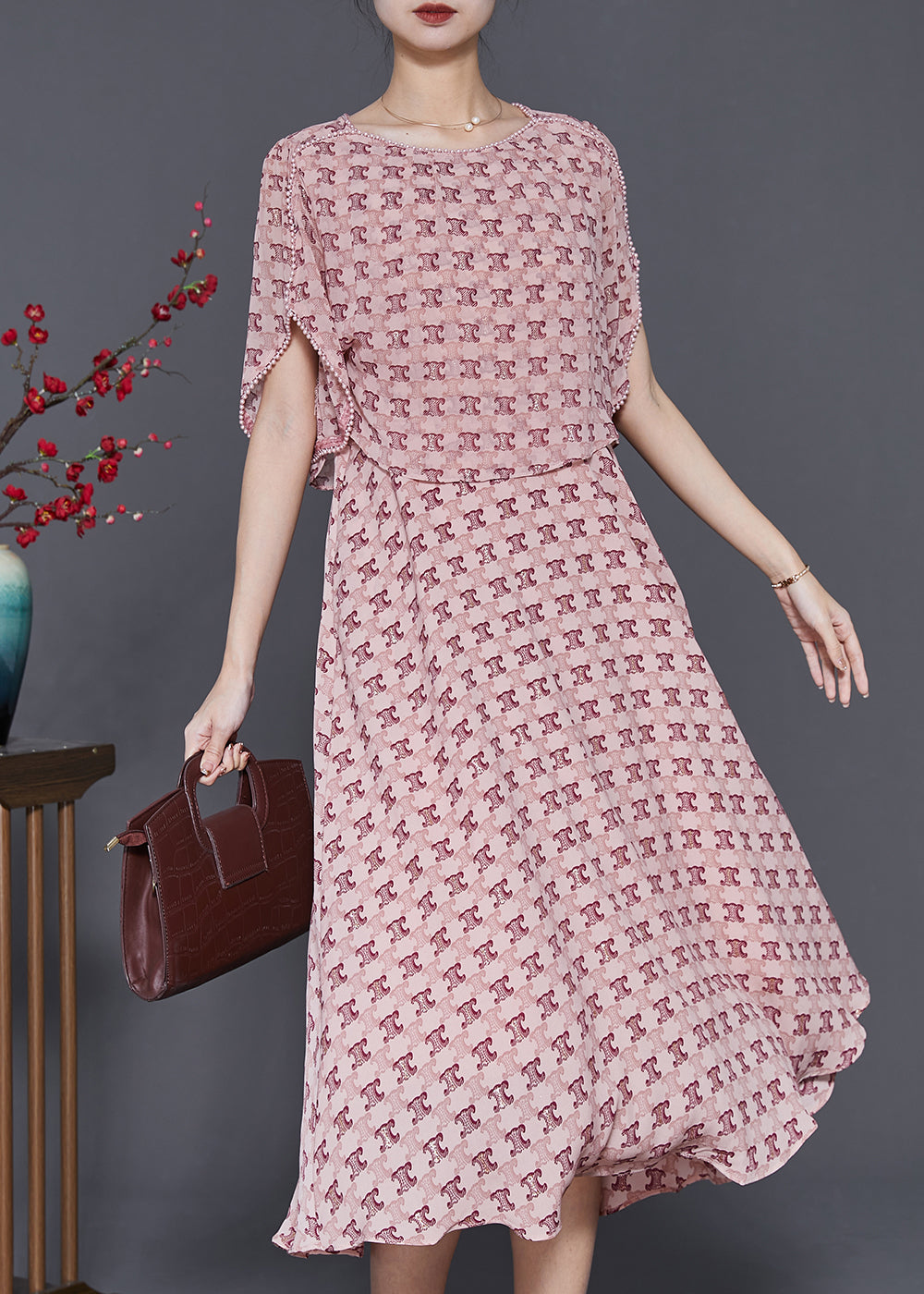 Beautifully Finished Dress in a Timeless Design