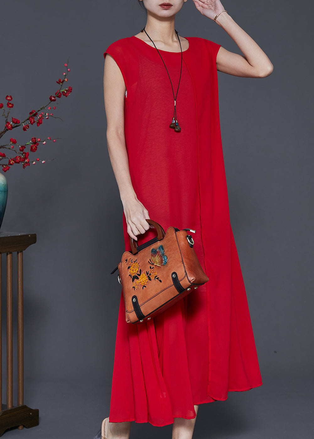 Effortlessly Elegant Dress with a Timeless Design