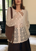 Effortlessly Elegant Blouse with a Timeless Design