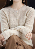 Effortlessly Elegant Cardigan with a Timeless Design