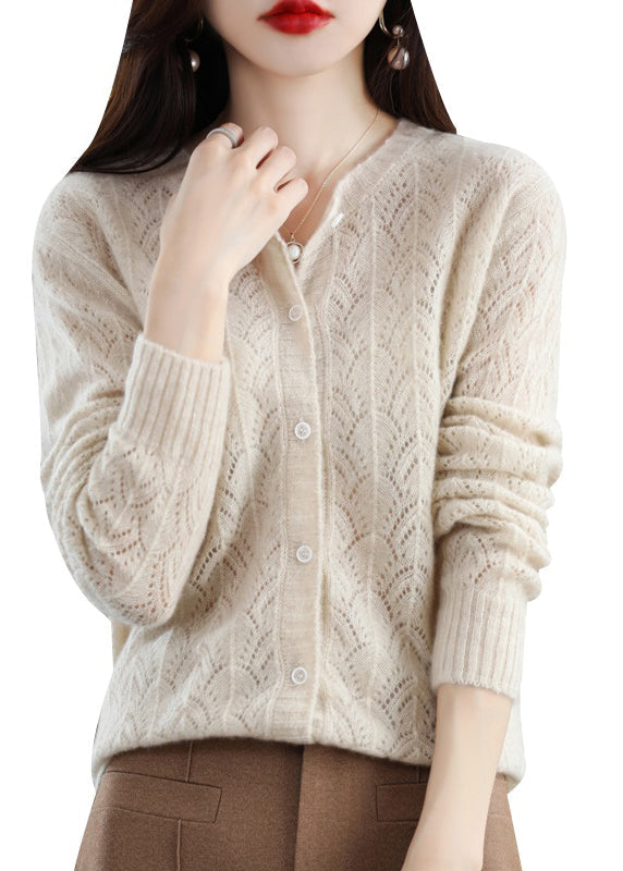 Effortlessly Elegant Cardigan with a Timeless Design