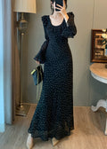 Classic Vintage Dress with a Flattering Fit