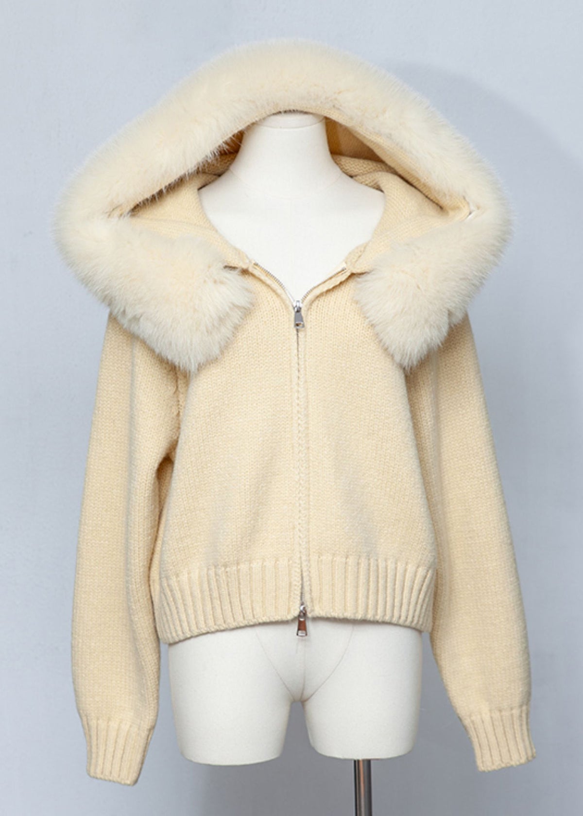 Elegantly Styled Coat for Everyday Wear