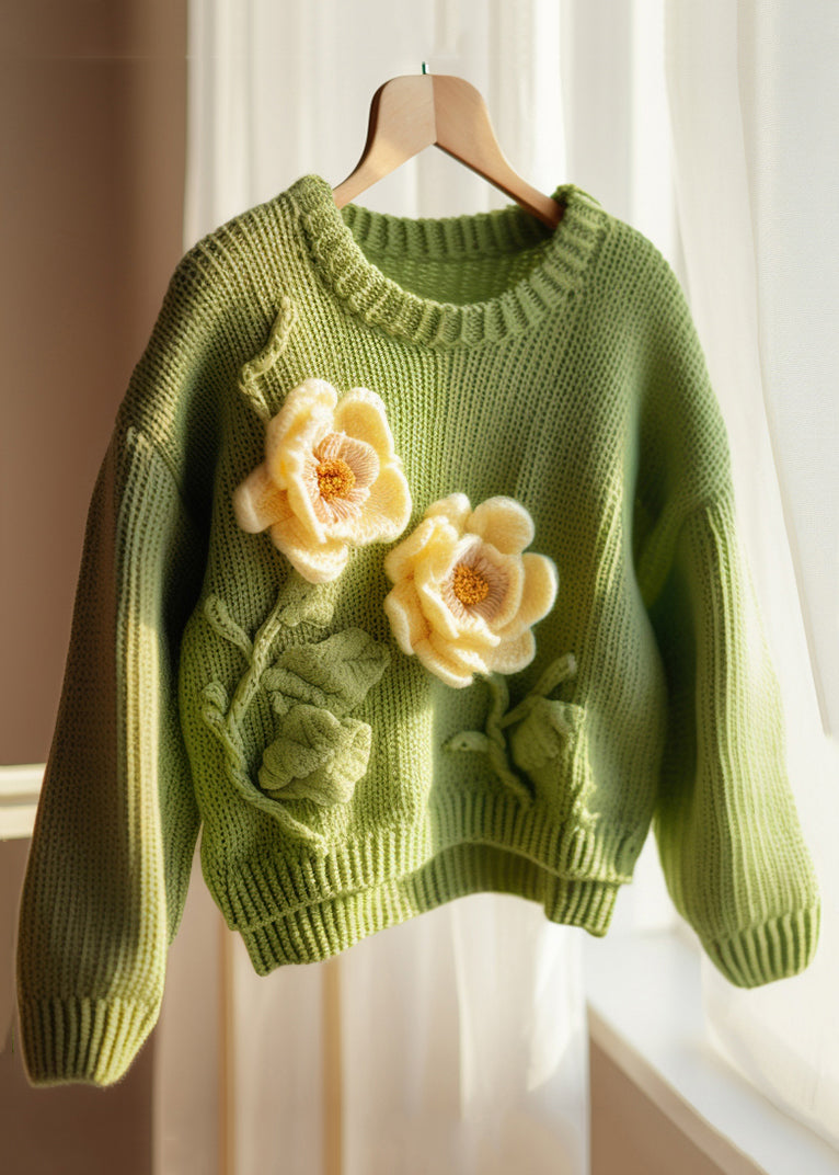 Effortlessly Elegant Sweater with a Timeless Design