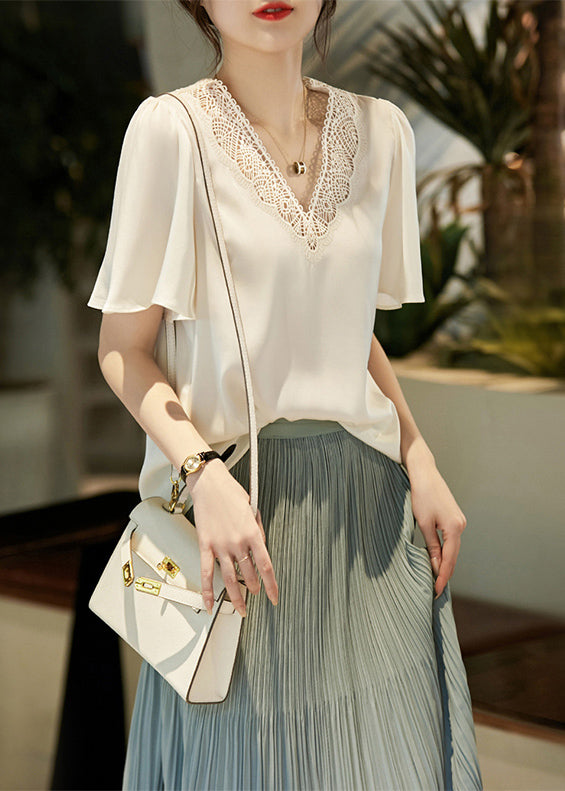 Effortlessly Elegant Blouse with a Timeless Design