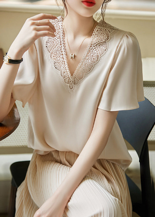 Effortlessly Elegant Blouse with a Timeless Design