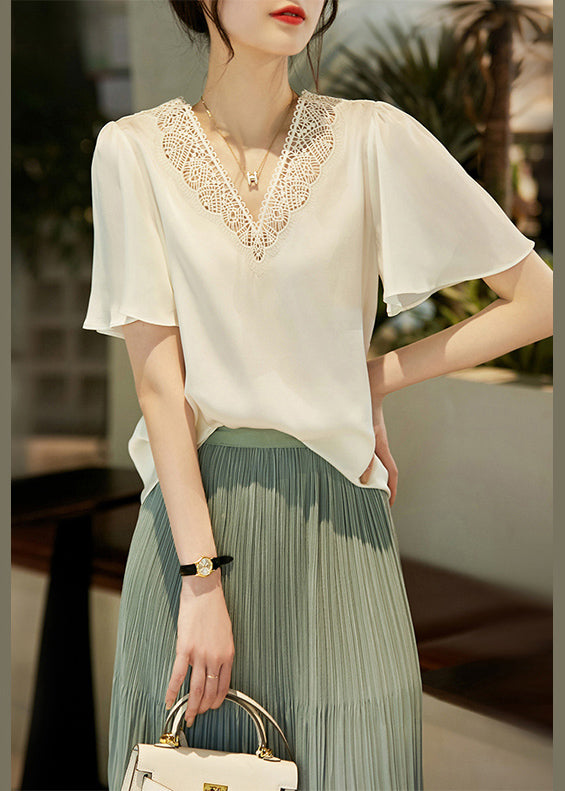 Effortlessly Elegant Blouse with a Timeless Design