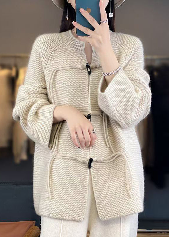 Beautifully Finished Coat in a Timeless Design