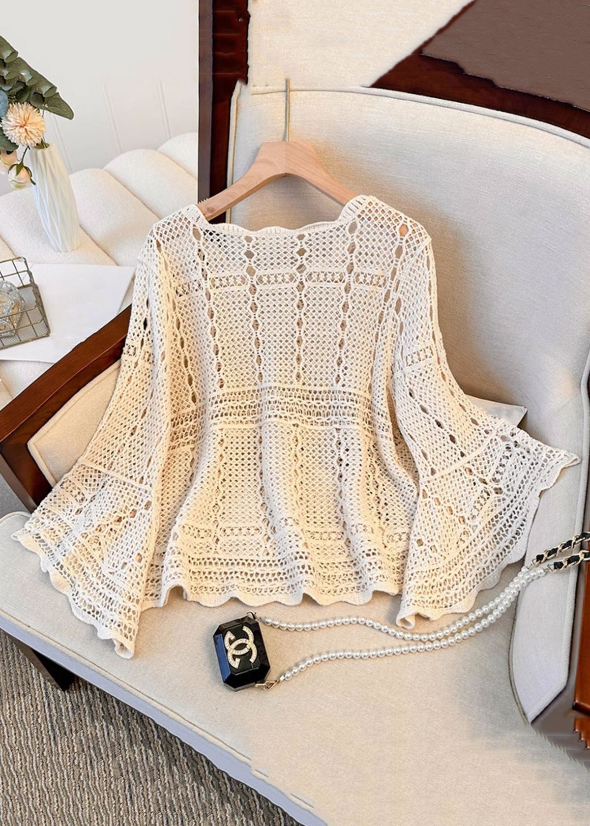 Effortlessly Elegant Top with a Timeless Design