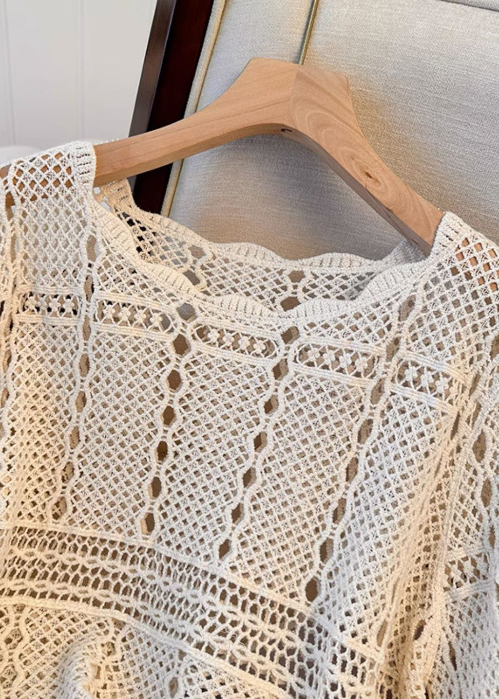 Effortlessly Elegant Top with a Timeless Design