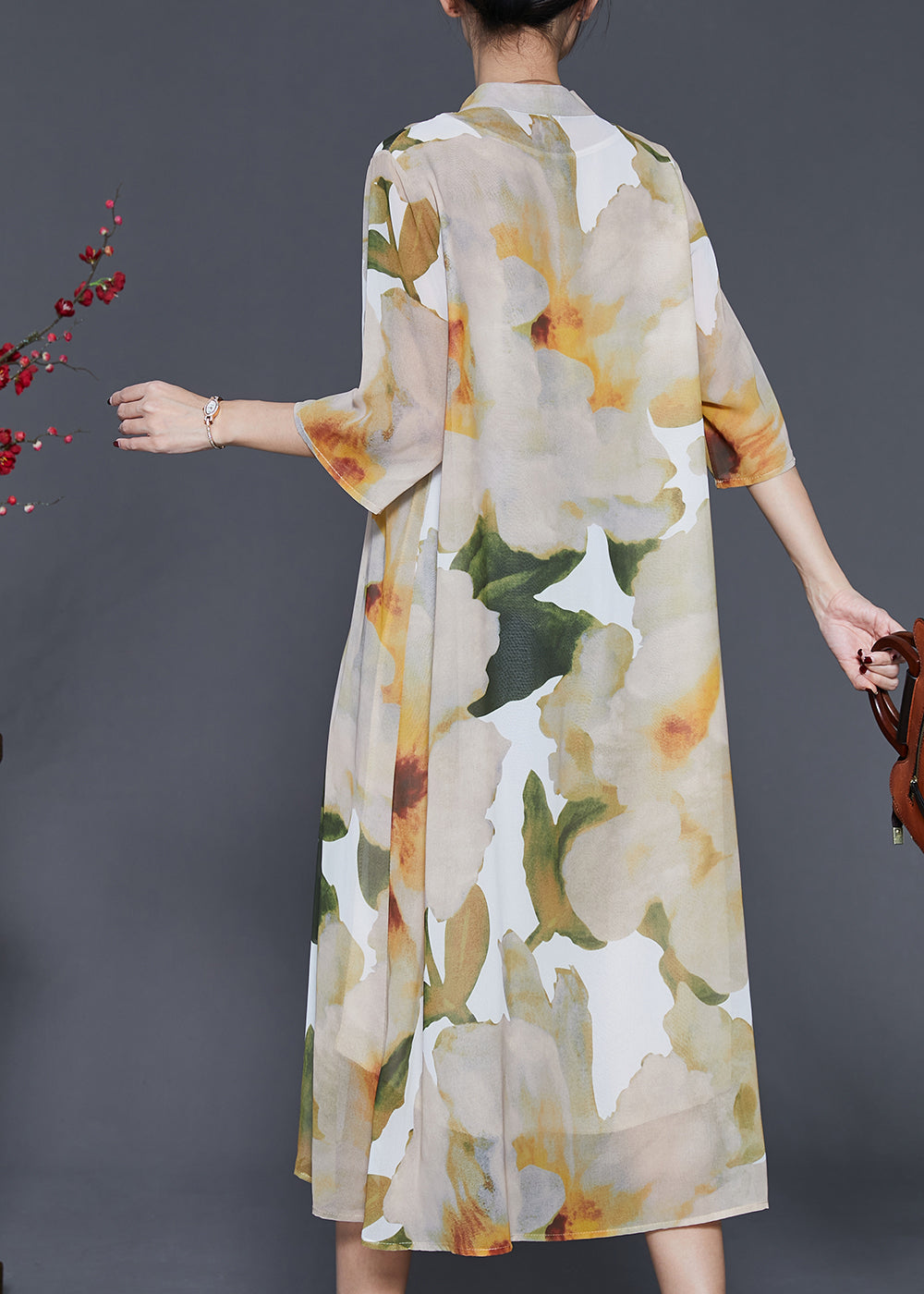 Beautifully Finished Dress in a Timeless Design