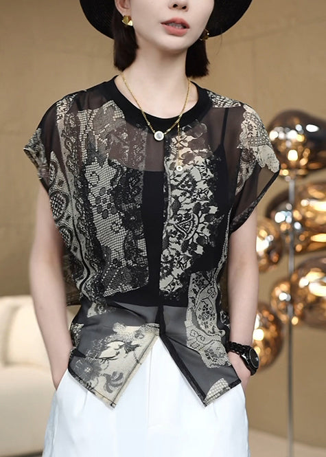 Classic Vintage Shirt with a Flattering Fit