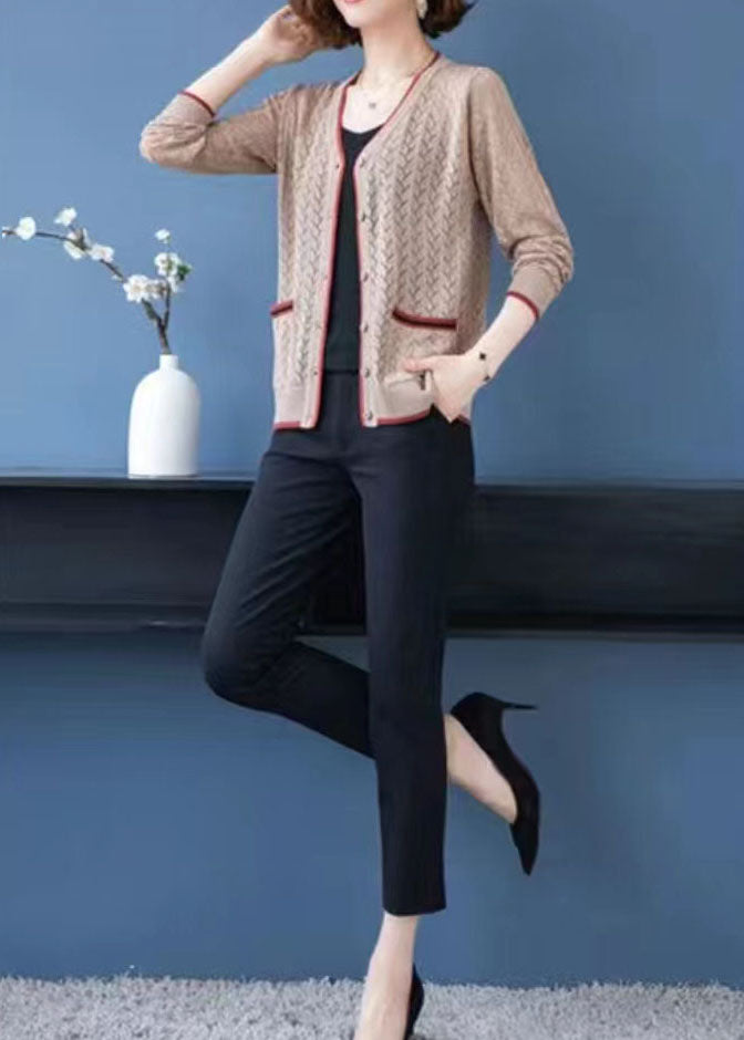 Effortlessly Elegant Cardigan with a Timeless Design