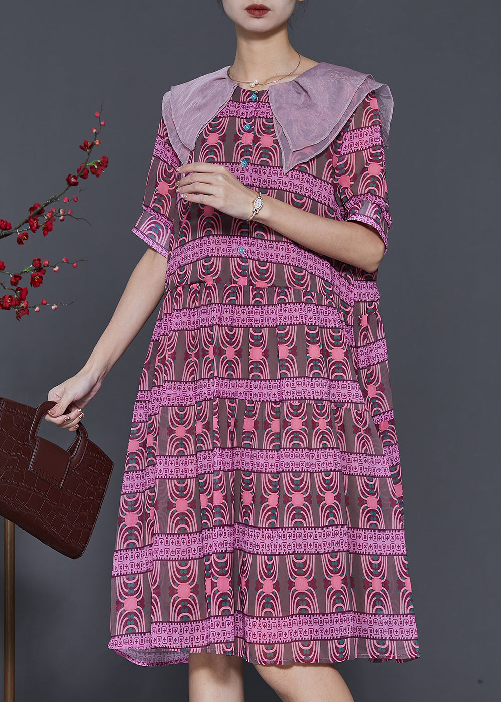 Well Tailored Dress with a Graceful Silhouette