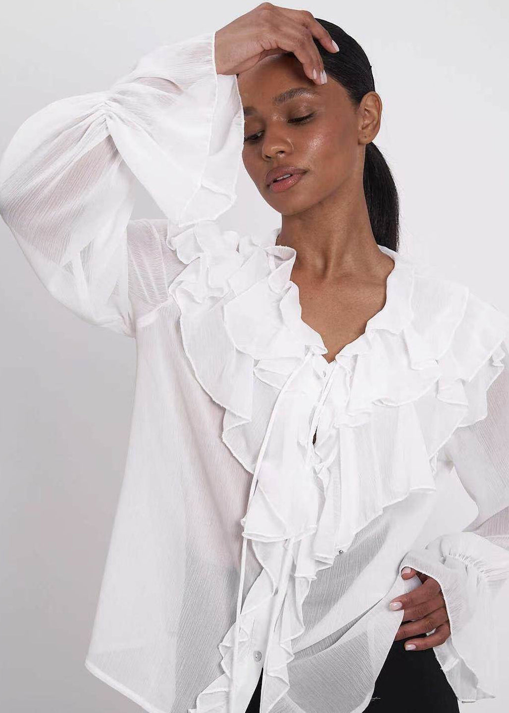 Effortlessly Elegant Shirt with a Timeless Design