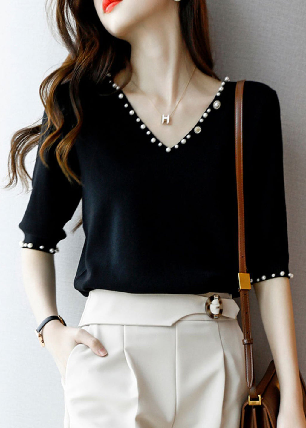 Effortlessly Elegant Sweater with a Timeless Design