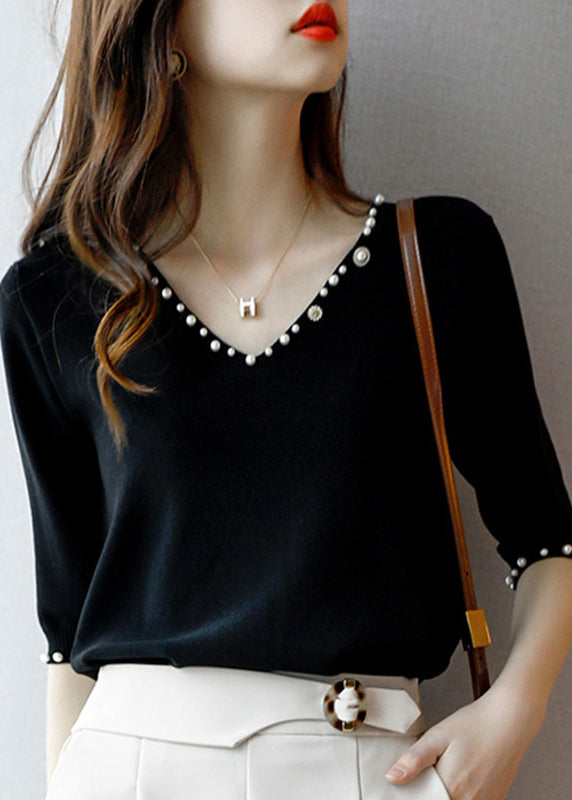 Effortlessly Elegant Sweater with a Timeless Design