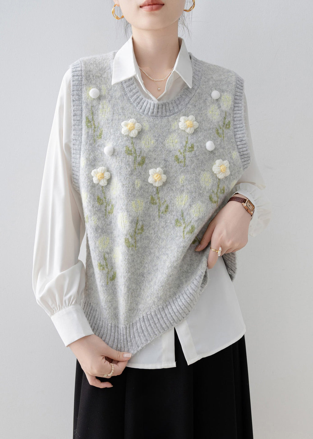 Effortlessly Elegant Garment with a Timeless Design
