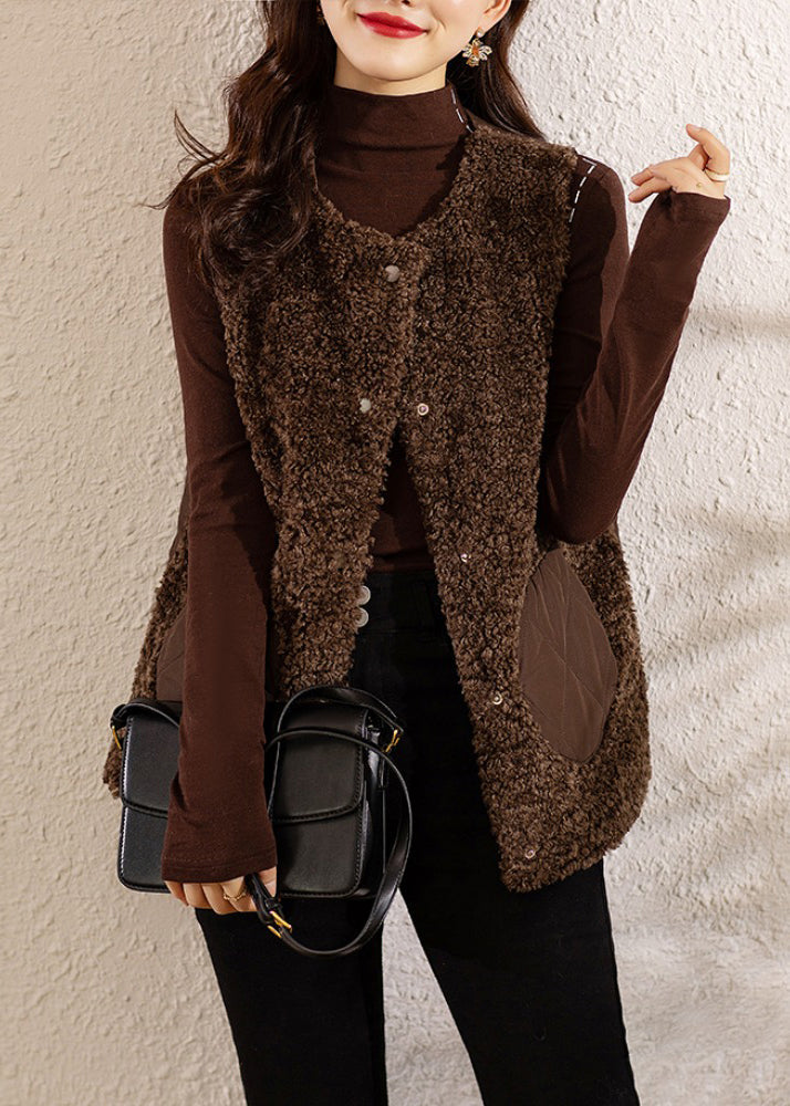 Well Tailored Coat with a Graceful Silhouette