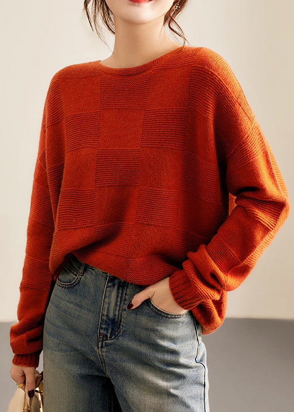 Well Tailored Sweater with a Graceful Silhouette