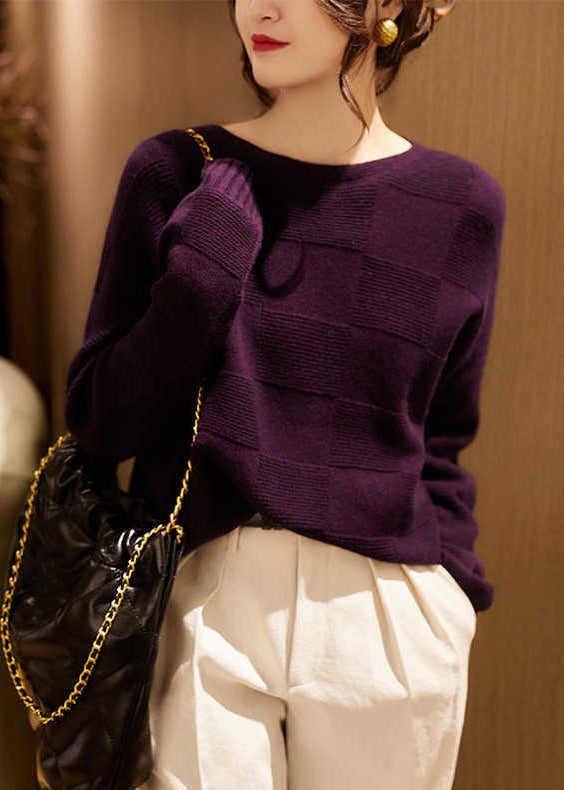 Well Tailored Sweater with a Graceful Silhouette