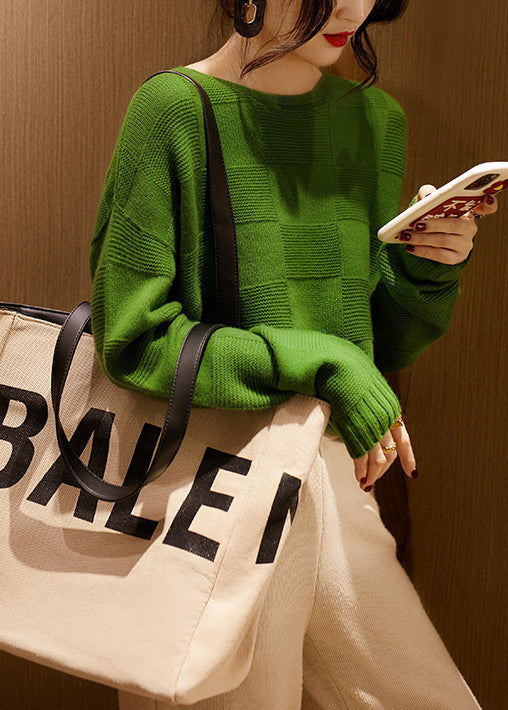 Well Tailored Sweater with a Graceful Silhouette